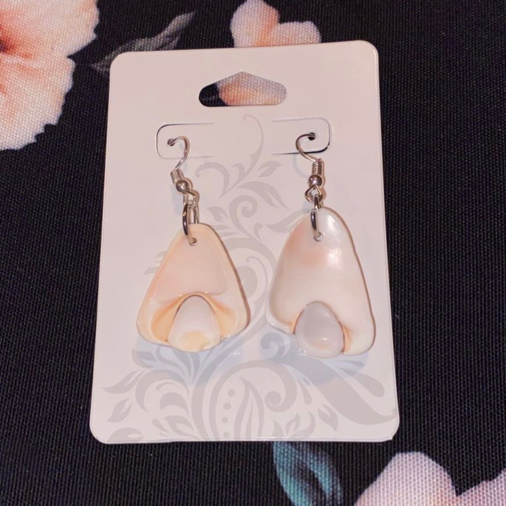 Seashell Earrings - Picture 2 of 2